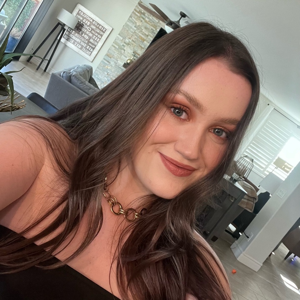 Meet your Posher, Ella